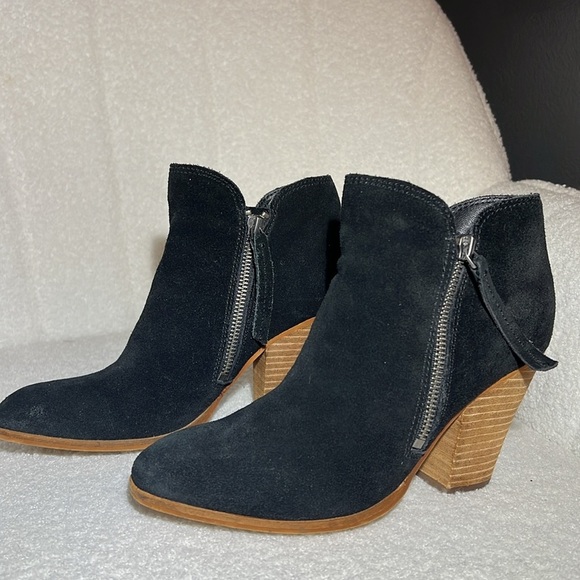 Dolce Vita Elisa Black Suede Ankle Boots - Picture 2 of 3
